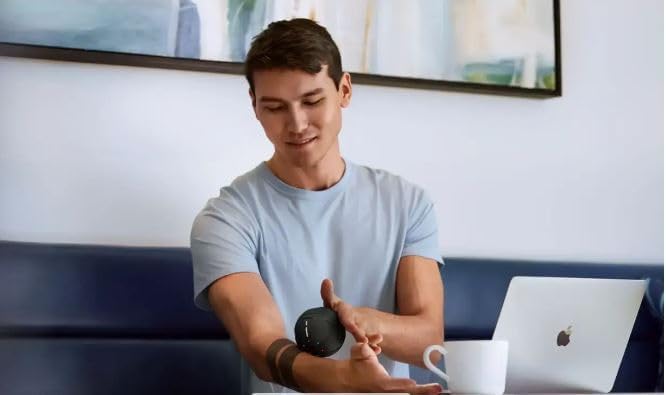 Hyperice Hypersphere Go - Vibrating Massage Ball for Muscle Recovery, Myofascial Release and Soreness Relief - Portable Fitness Massager, Perfect for use at The Gym, or at Home