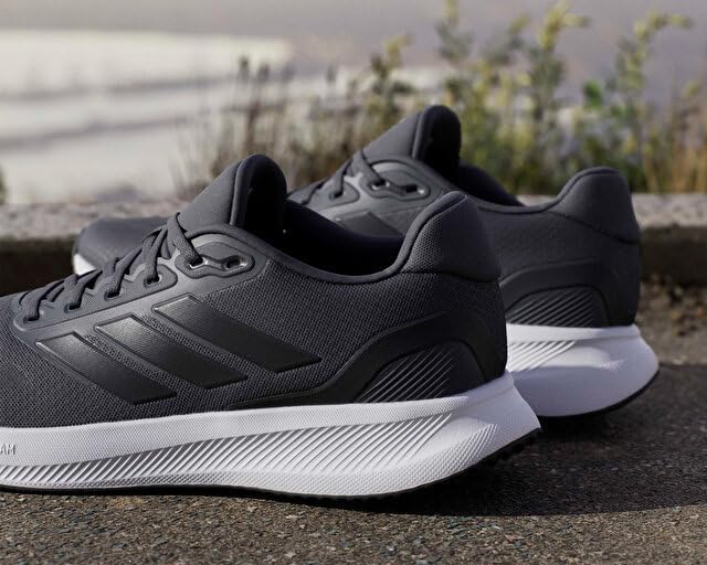 adidas Men's Falcon