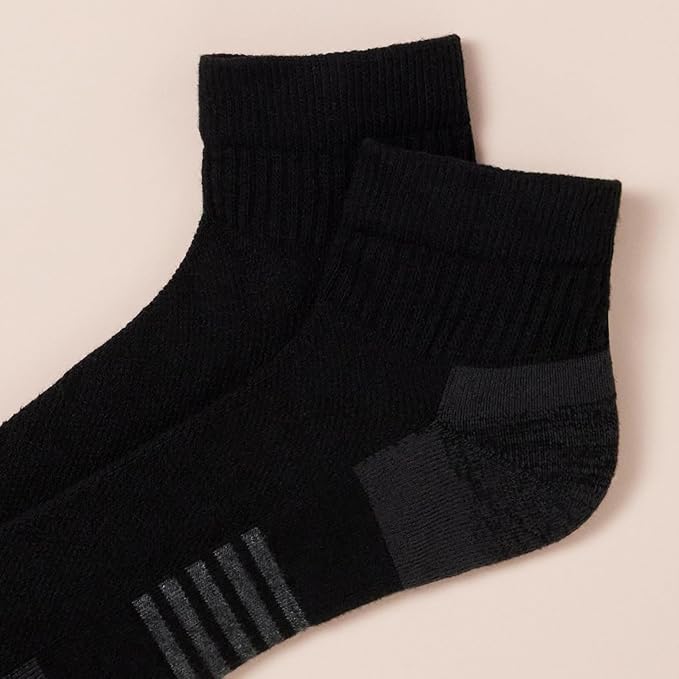 Amazon Essentials Men's Athletic Ankle Socks, Cushioned with Arch Support, Moisture Wicking