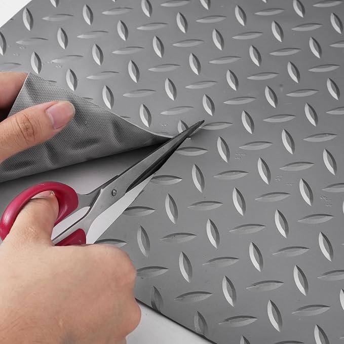 VEVOR Garage Floor Mat, 19 x 4.9 FT PVC Garage Flooring Roll, Non-Slip Diamond Texture, 93.65 sq.ft Covering Space, Garage Mats for Under Cars, for Gyms Boats Car Trailer, Gray