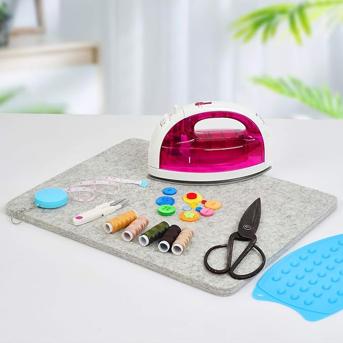 Rdutuok 17“x13.5” Wool Pressing Mat for Quilting with Carrying Case and Silicone Iron Rest pad,100% New Zealand Wool Felted Ironing Pad or Quilting Wooly Felted Iron Board for Retains Heat
