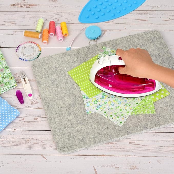 Rdutuok 17“x13.5” Wool Pressing Mat for Quilting with Carrying Case and Silicone Iron Rest pad,100% New Zealand Wool Felted Ironing Pad or Quilting Wooly Felted Iron Board for Retains Heat